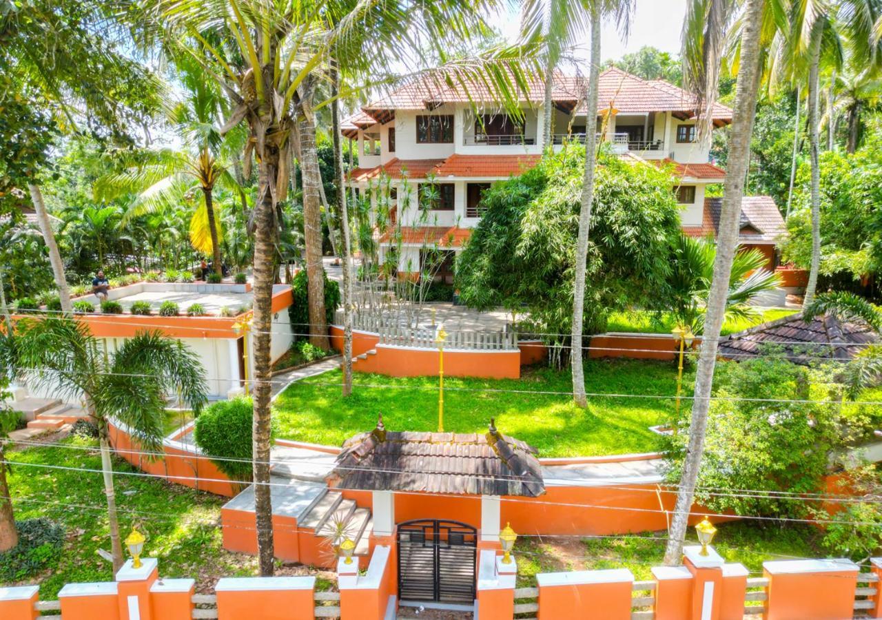 Ushasree Wayanad Heritage Premium Pool Resort By Voye Homes Ambalavayal Luaran gambar